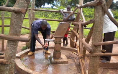 Terminato il pozzo a Kidukulu, UGANDA