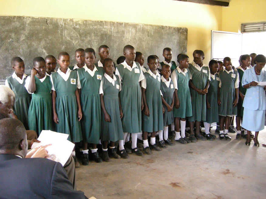 DOPO IL LOCKDOWN, IN UGANDA E TOGO RIAPRONO LE SCUOLE. Un accorato appello per aiutare il ritorno a scuola!